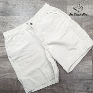 Columbia Flat Front Shorts Size 6